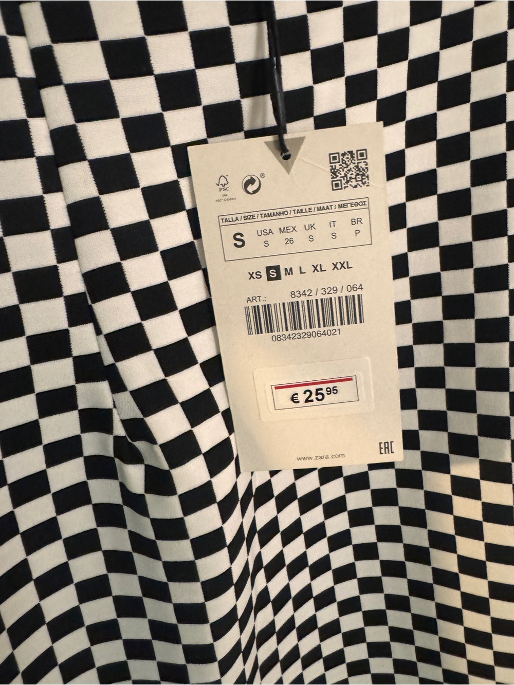 Black & White Checkered Dress - Classic Pattern - Picture 3 of 4